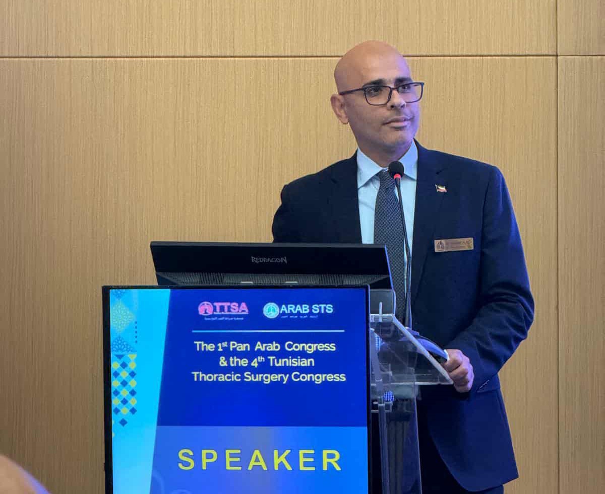 اختصاصي جراحة الصدر في مستشفى الأمراض الصدرية بدولة الكويت الدكتور يوسف العيد