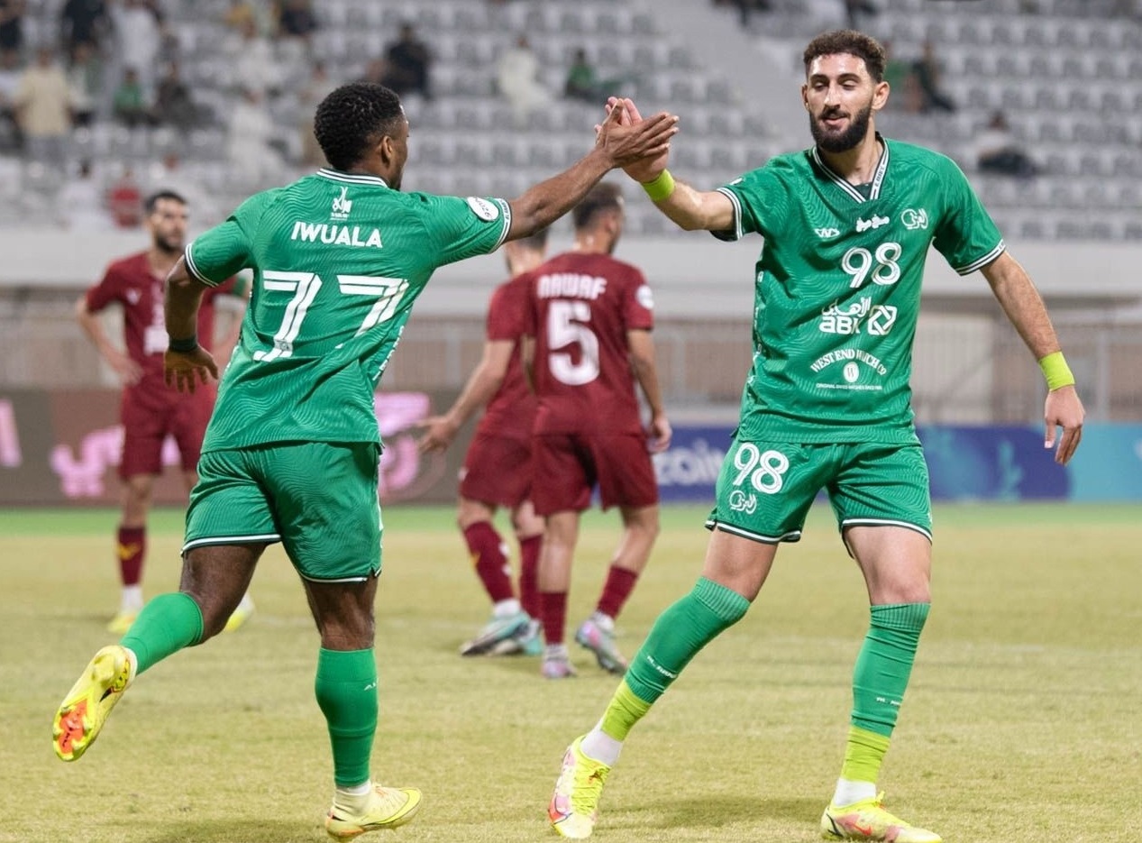 احتفال لاعبي العربي بهدف التعادل