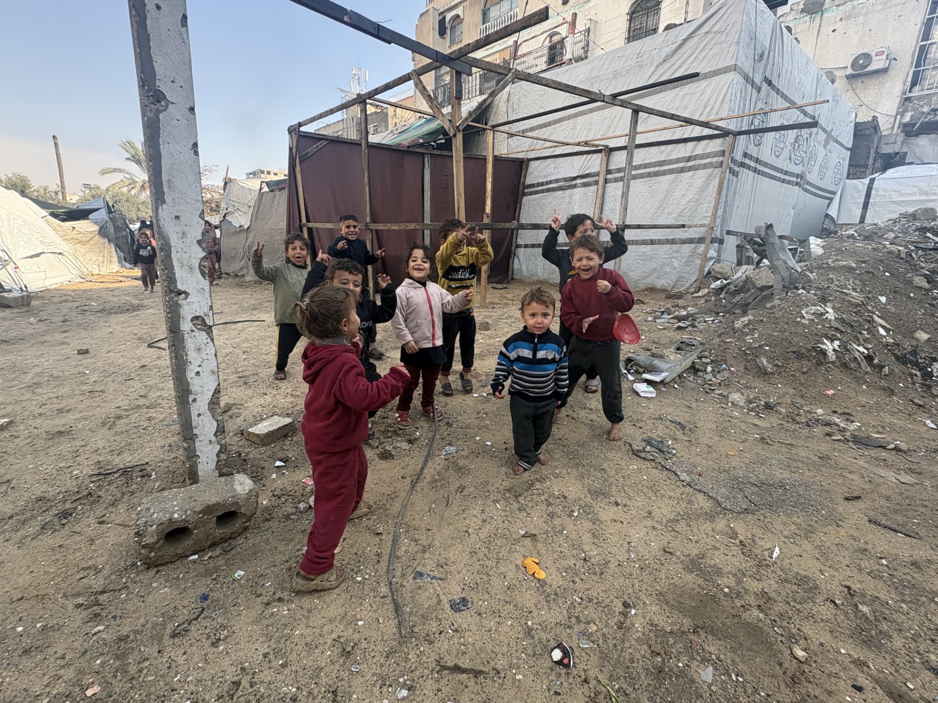 تحذيرات فلسطينية من مخاطر غرق النازحين مع اشتداد تأثيرات المنخفض الجوي                                                                                                                                                                                    