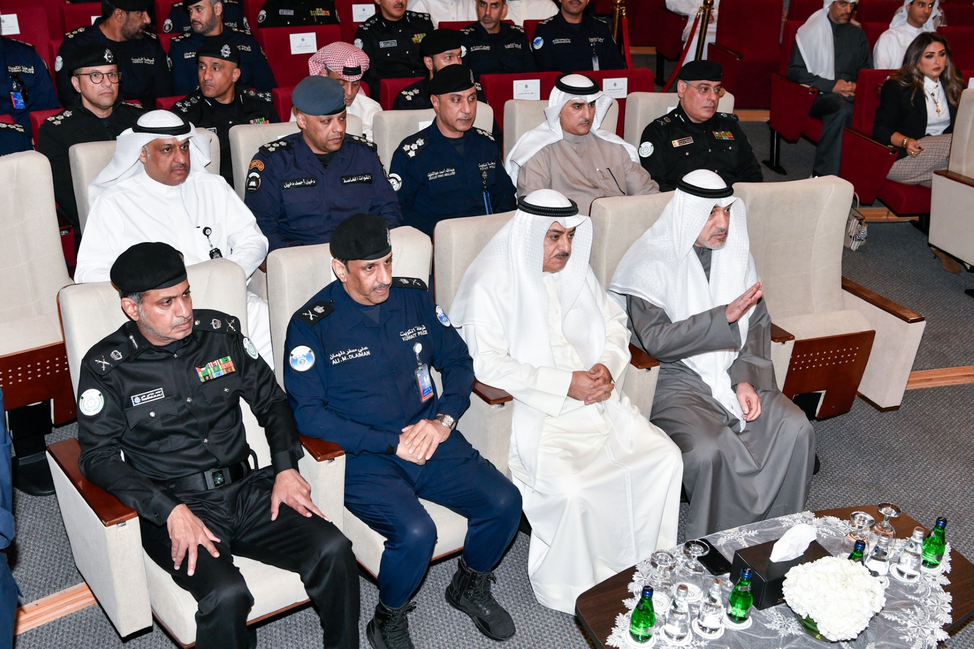 رئيس مجلس الوزراء بالإنابة ووزير الداخلية الشيخ فهد يوسف سعود الصباح خلال رعايته وحضوره (ندوة قانون المخدرات)