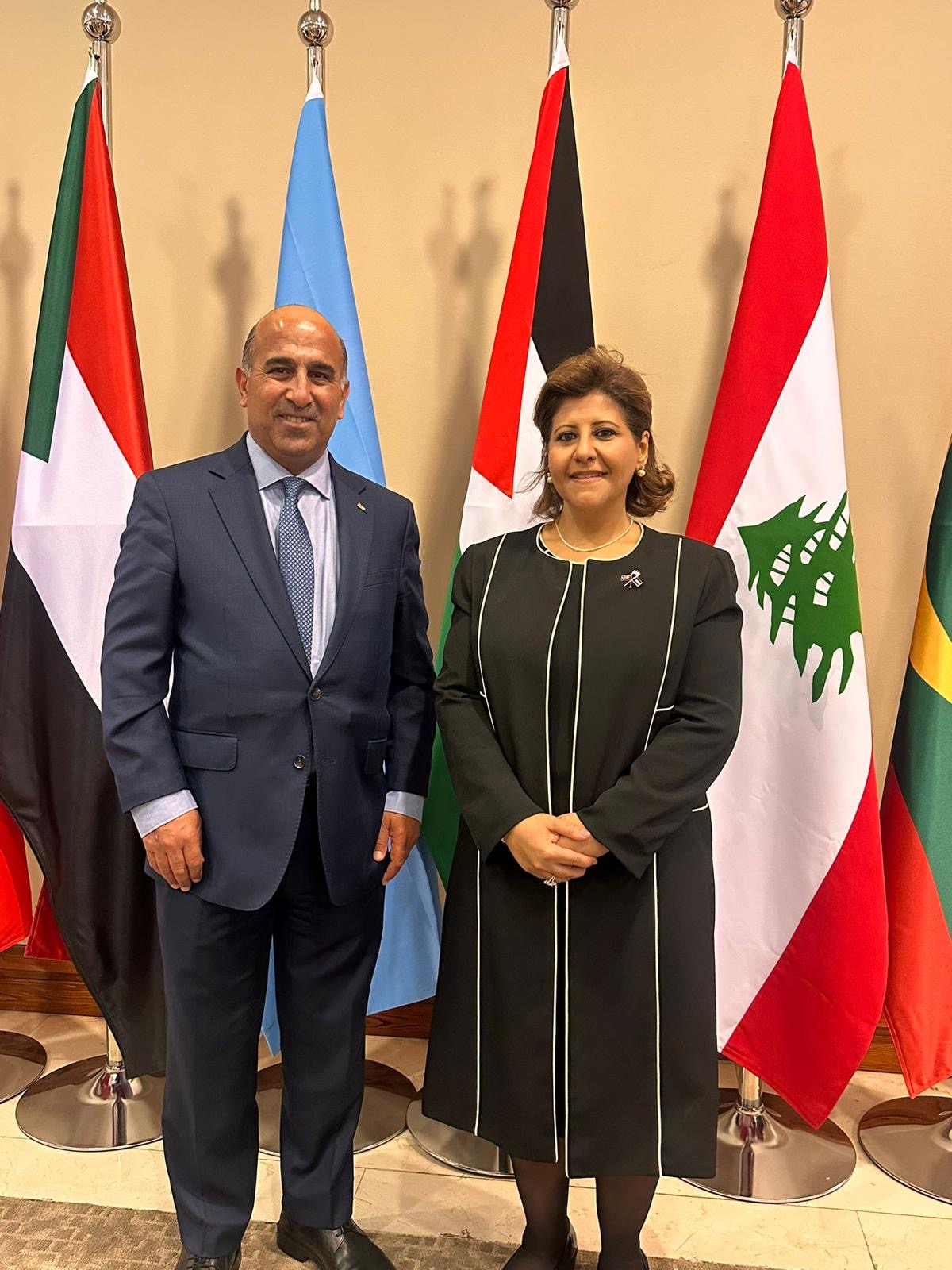 مساعد وزير الخارجية لشؤون حقوق الإنسان مع امين عام وزارة الخارجية الأردنية