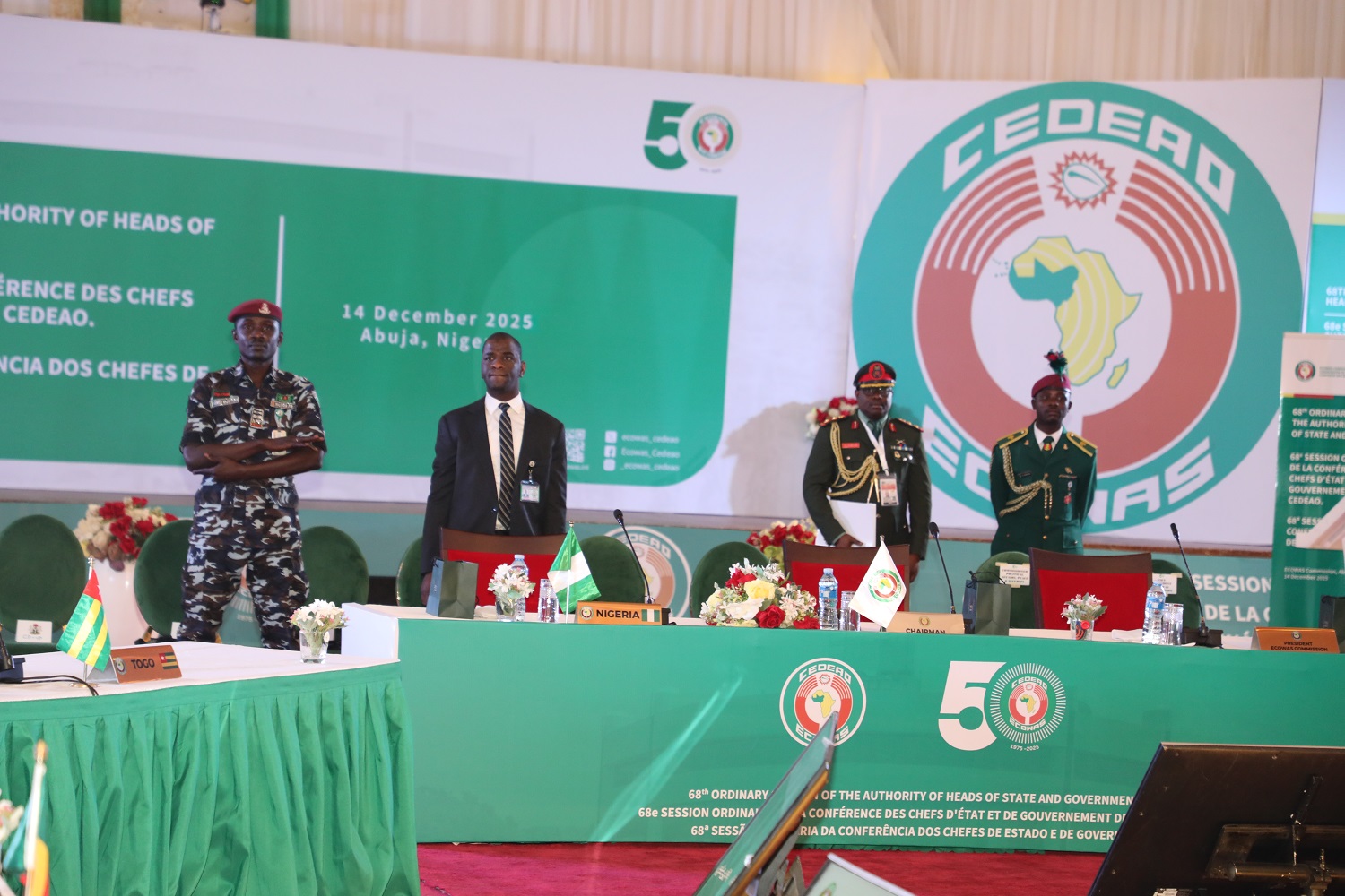 انطلاق قمة إقليمية ل(إيكواس) في نجيريا لبحث التطورات السياسية والأمنية في غرب إفريقيا                                                                                                                                                                     