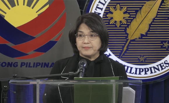 المتحدثة باسم الرئاسة الفلبينية كلير كاسترو