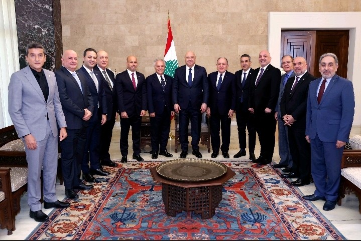 الرئيس اللبناني جوزاف عون خلال استقباله اعضاء المجلس الجديد للجامعة اللبنانية الثقافية في العالم