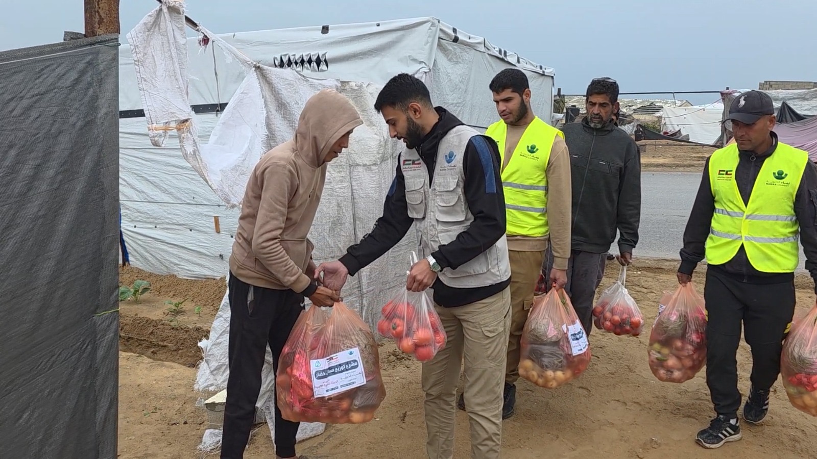 نماء الخيرية توزع اكثر من الف سلة خضروات علي النازحين