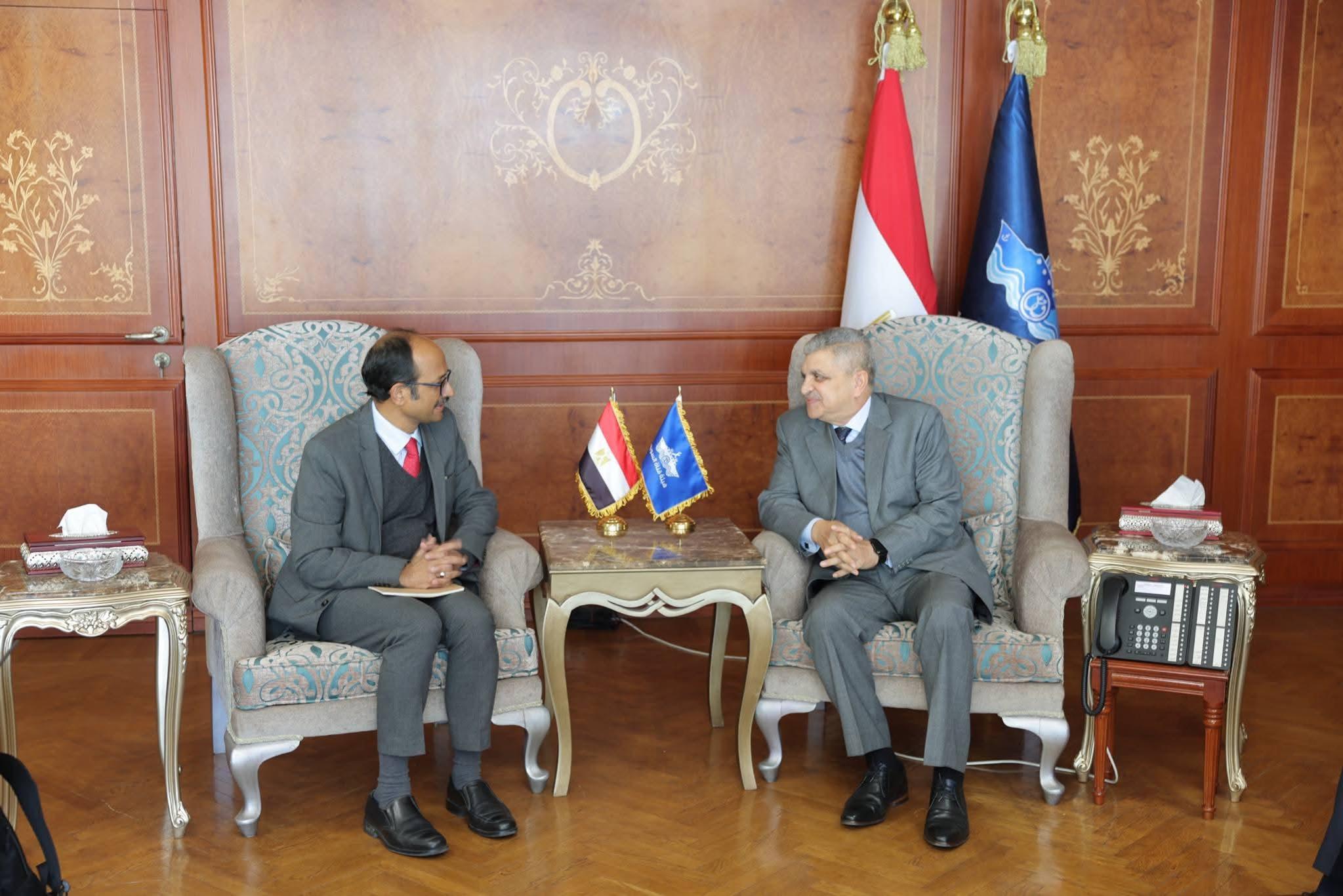 رئيس هيئة قناة السويس أسامة ربيع مع ممثل الأمين العام للأمم المتحدة للحد من مخاطر الكوارث كمال كيشور