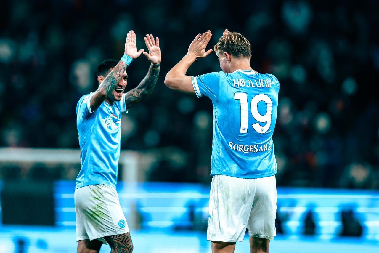 فرحة لاعبي نابولي