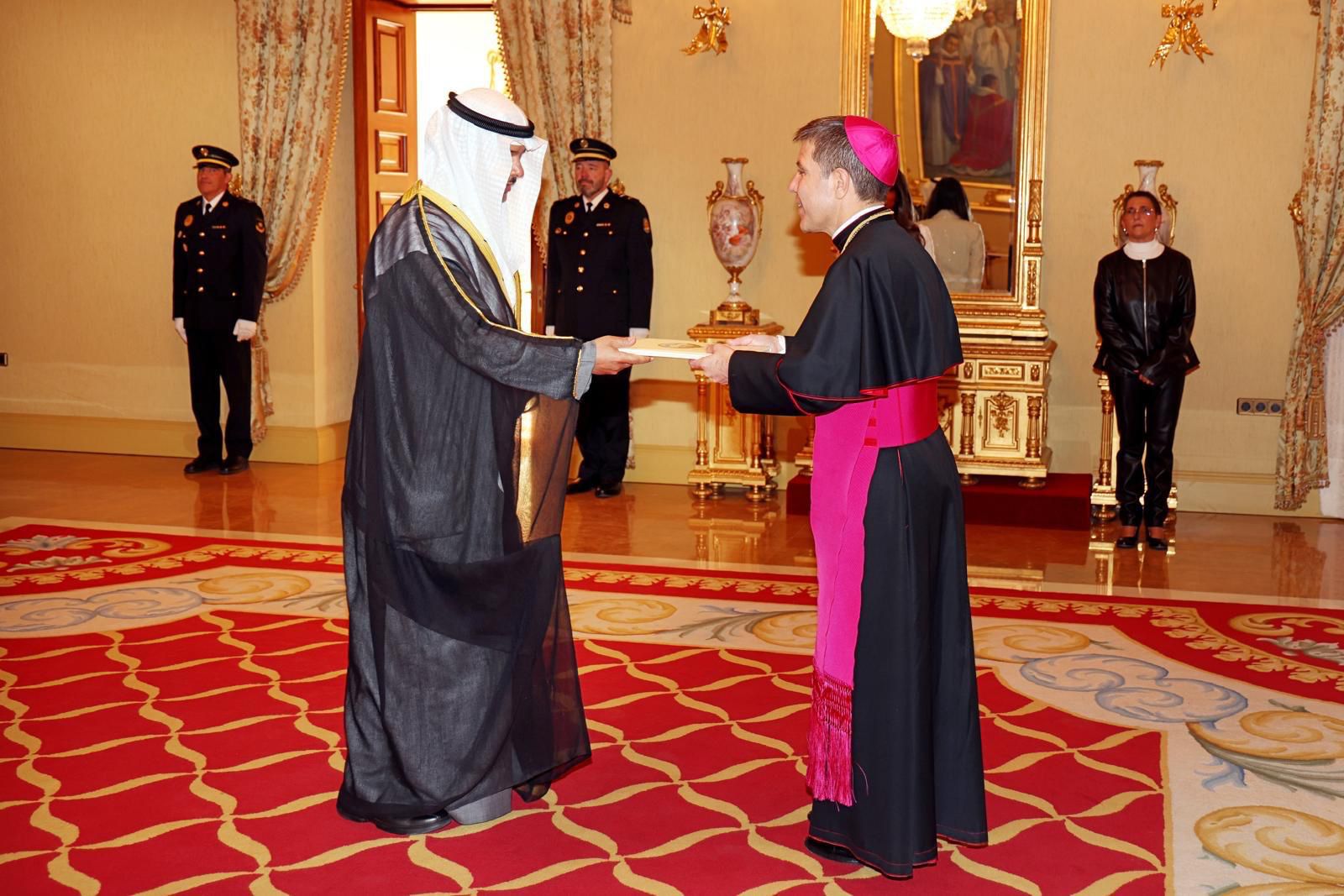 سفير الكويت غير المقيم يقدم أوراق اعتماده إلى حاكم إمارة أندورا