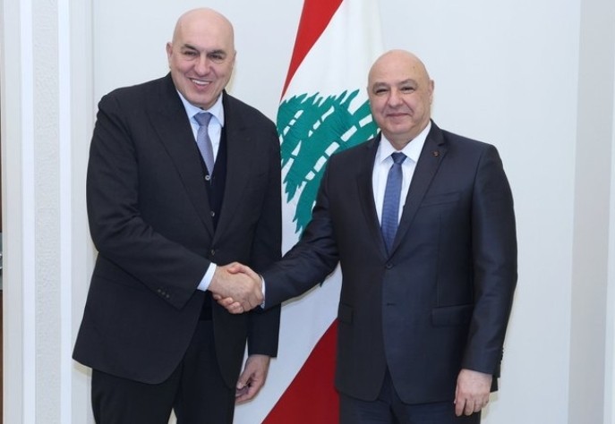 الرئيس اللبناني جوزاف عون اليوم خلال استقباله وزير الدفاع الإيطالي غويدو كروزيتو