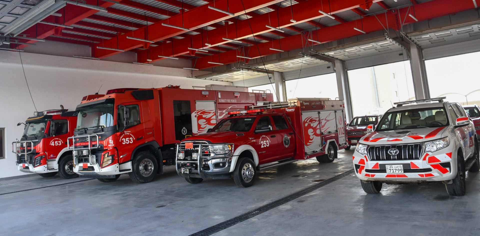 عدد من الاليات