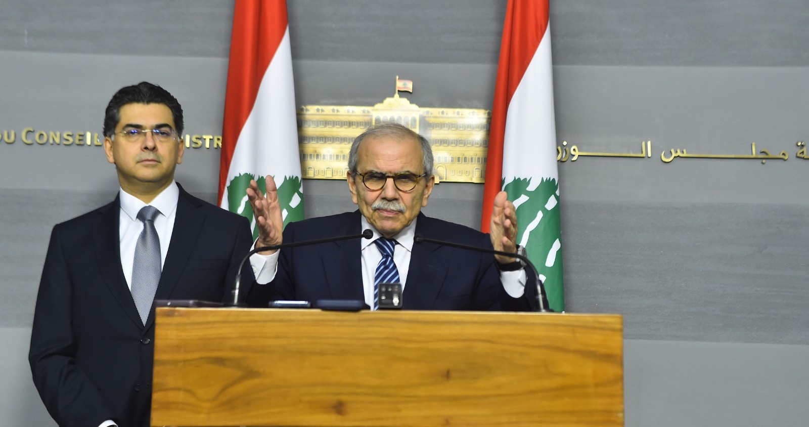 رئيس مجلس الوزراء اللبناني نواف سلام خلال مؤتمر صحفي عقب جلسة لمجلس الوزراء في السراي الحكومي