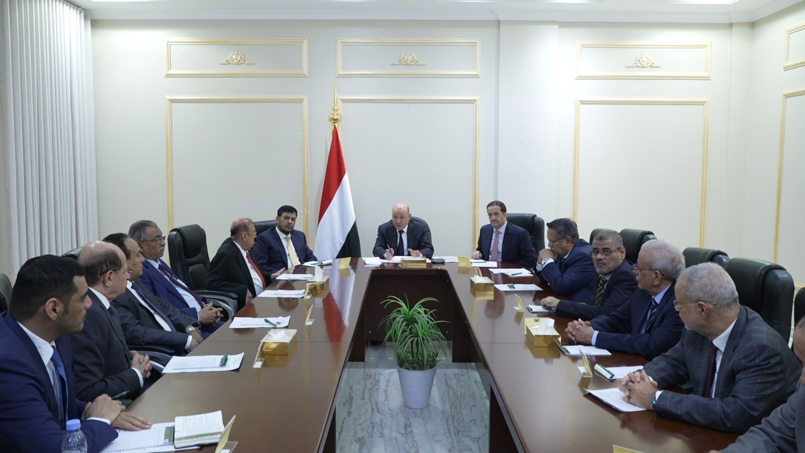 جانب من الاجتماع الطارئ لمجلس الدفاع الوطني اليمني