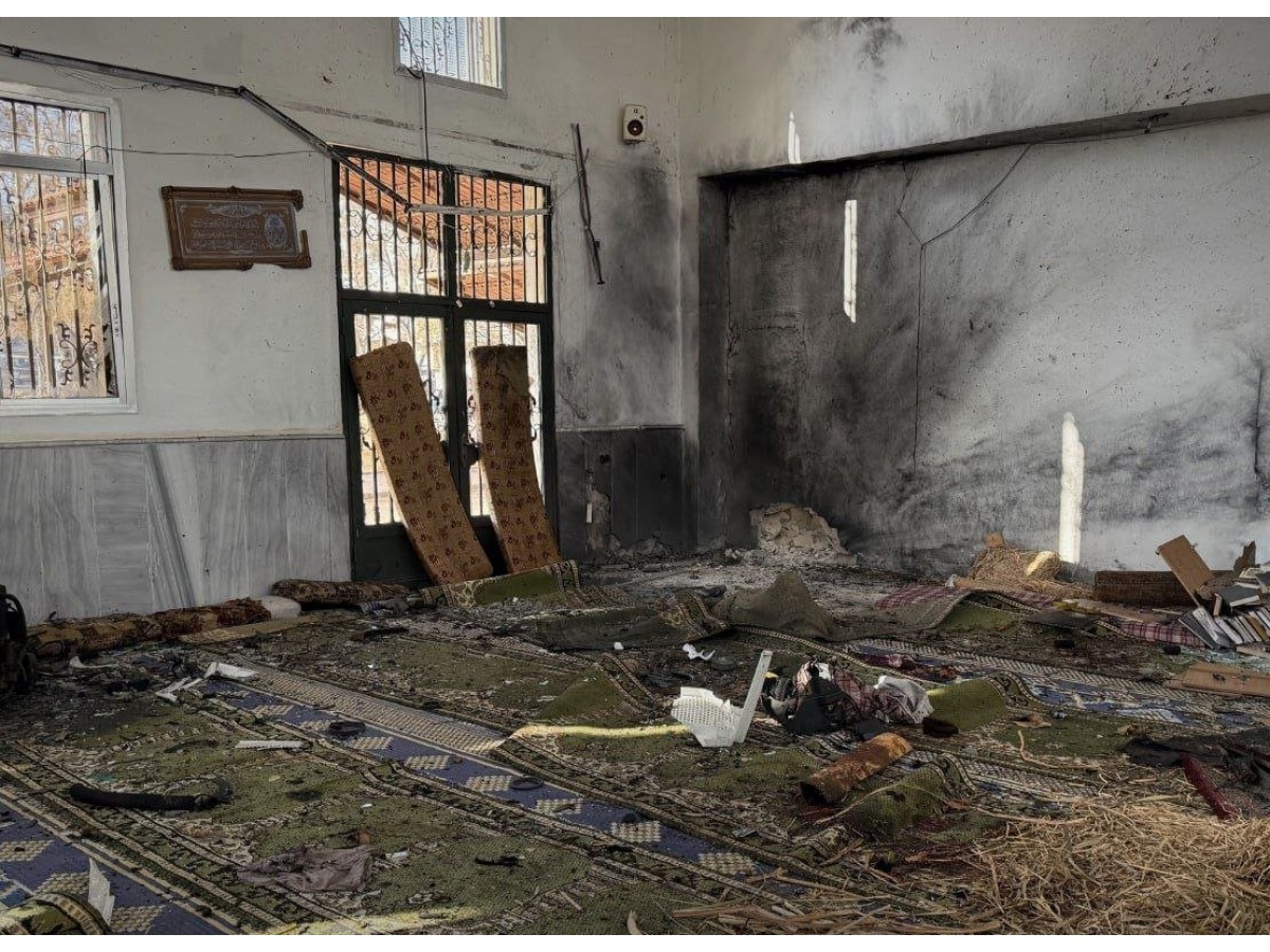ارتفاع حصيلة ضحايا انفجار المسجد في (حمص) إلى 8 قتلى و18 مصابا