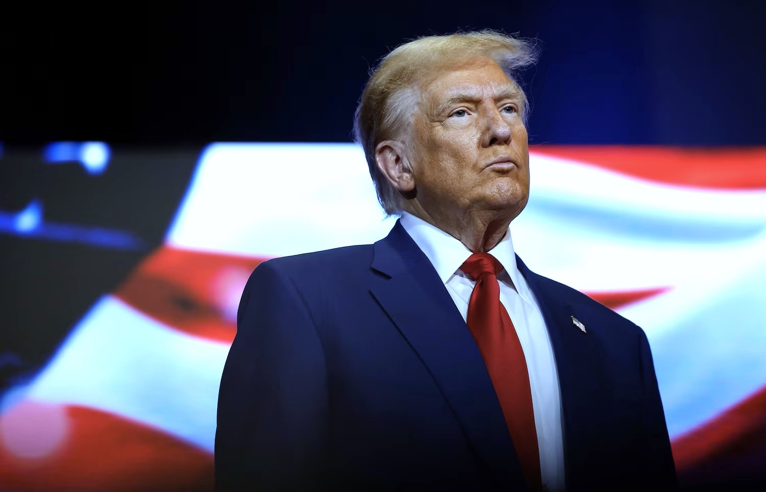 Trump promet de ne pas permettre au terrorisme de prospérer.