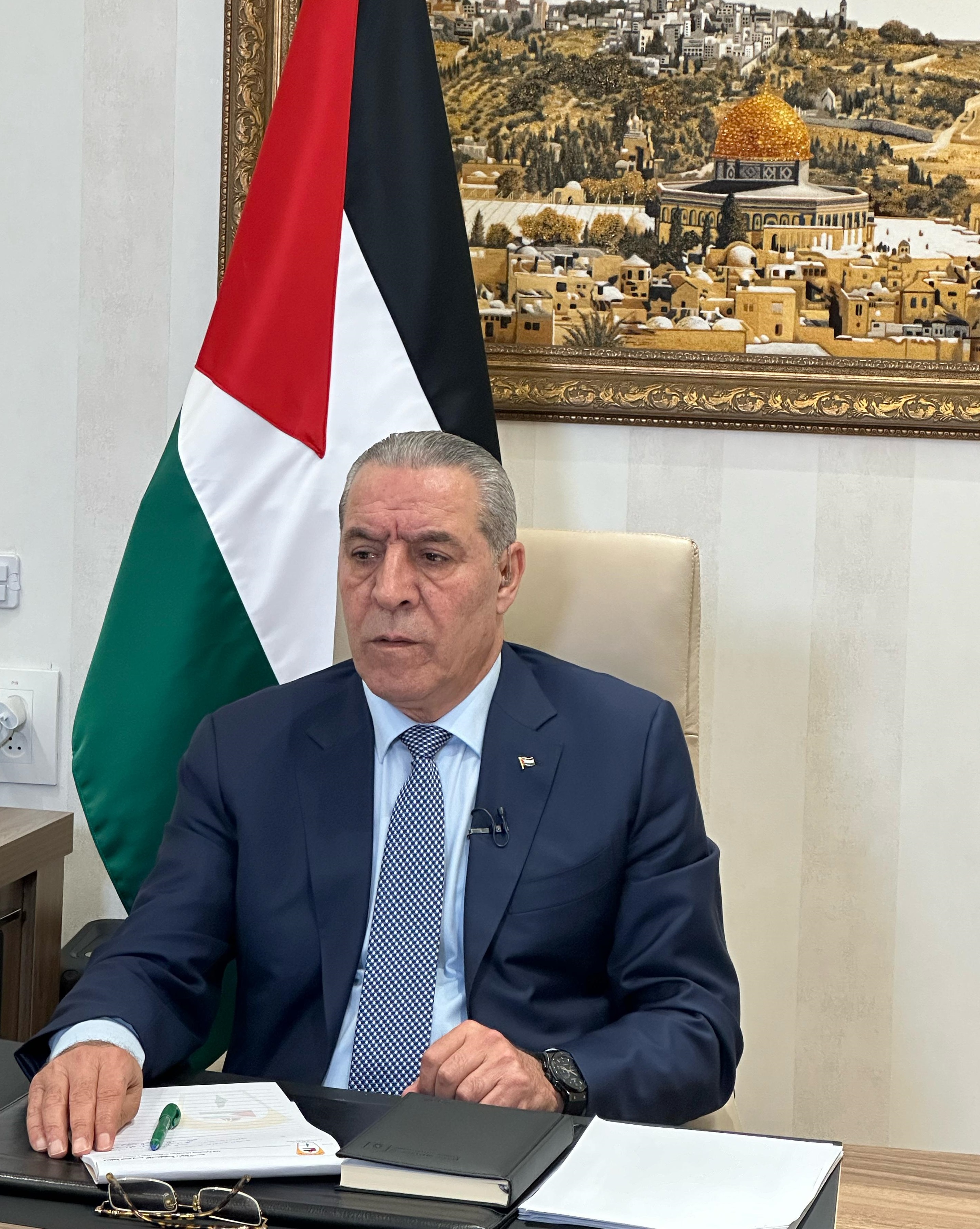 نائب الرئيس الفلسطيني حسين الشيخ