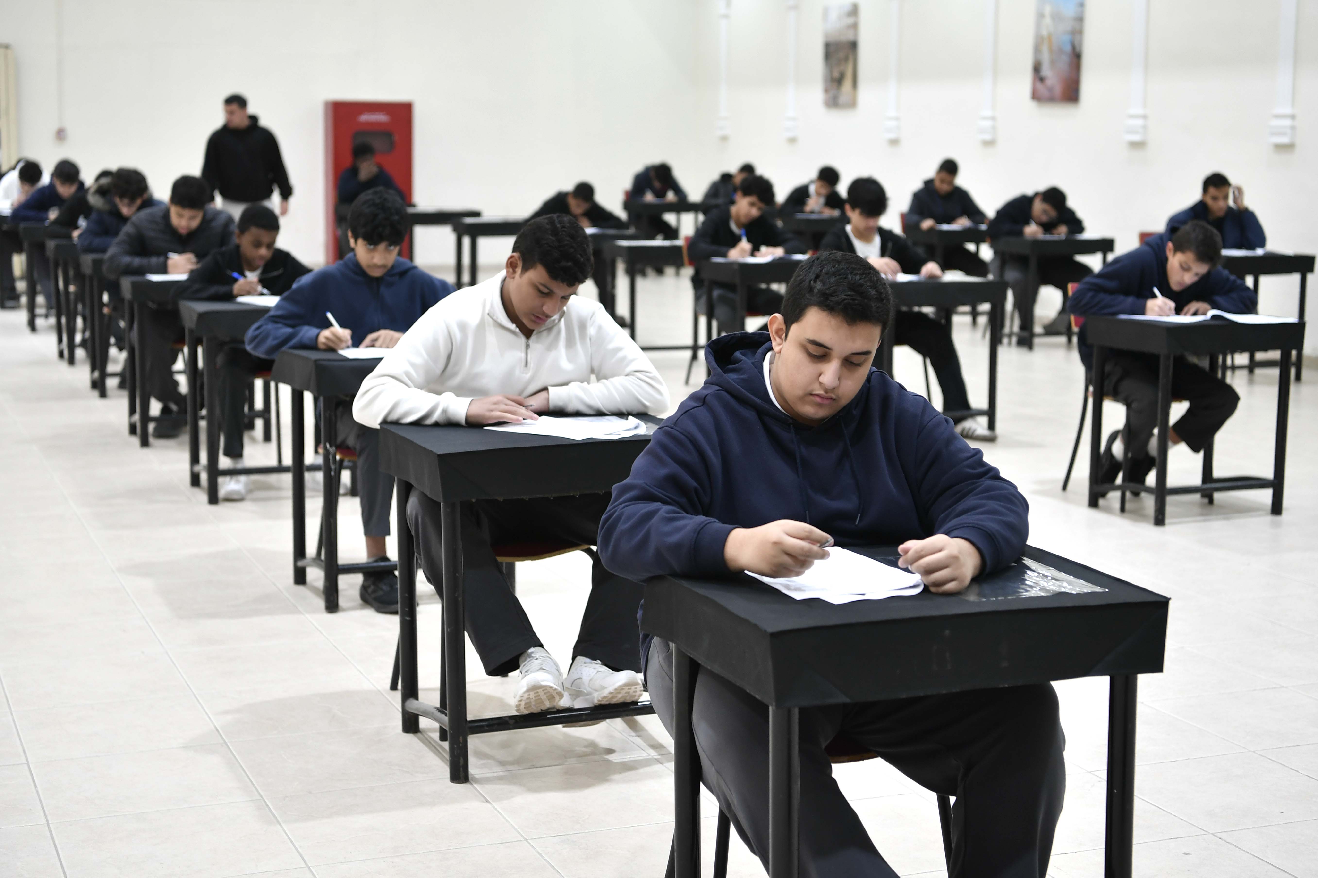 الإدارات المدرسية حرصت على تهيئة القاعات بما يضمن راحة الطلبة