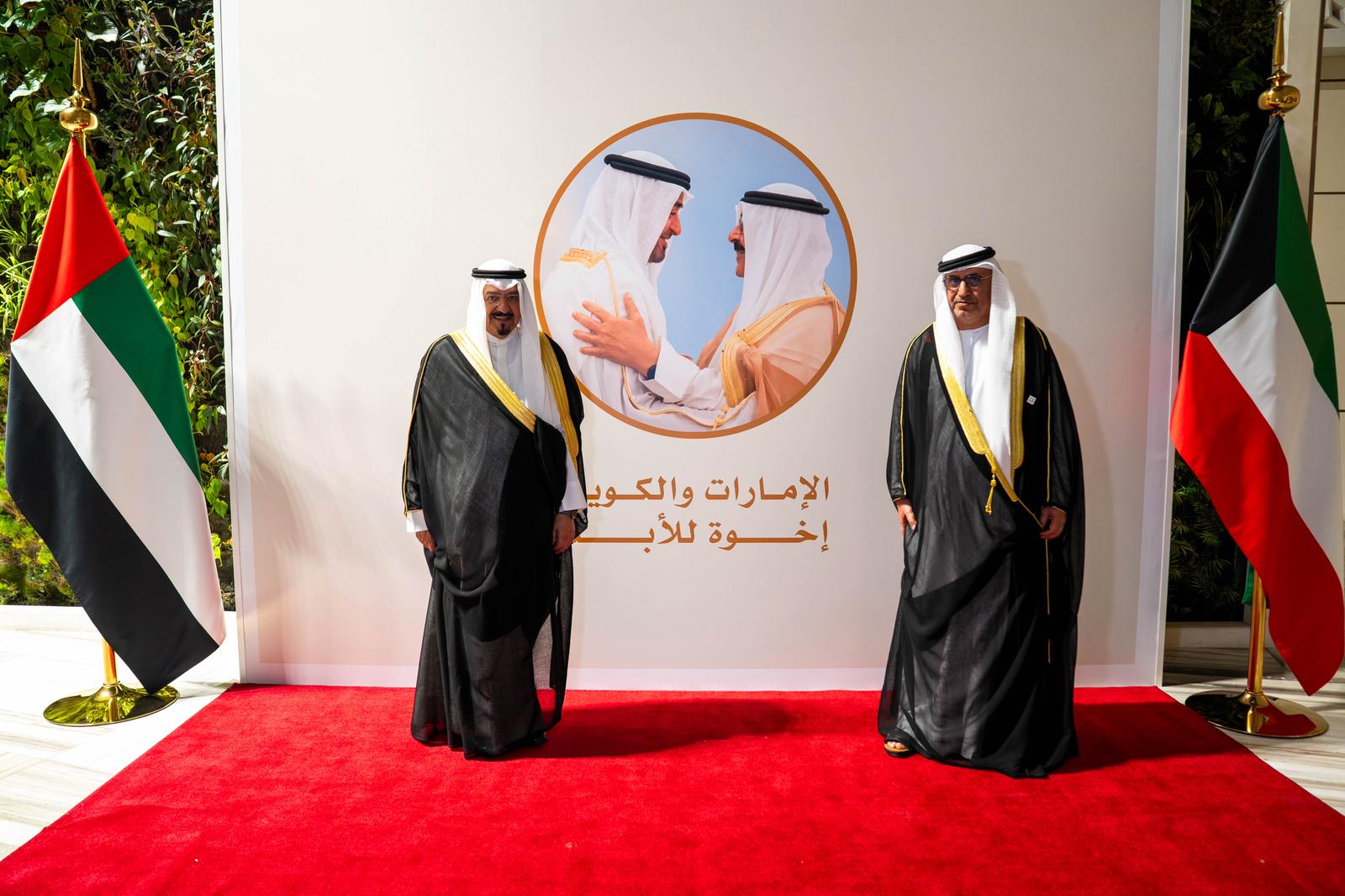 سمو رئيس مجلس الوزراء الشيخ أحمد عبدالله الأحمد الصباح وسفير دولة الإمارات لدى الكويت د.مطر النيادي خلال الاحتفال