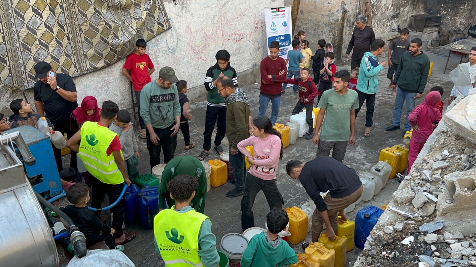 Namaa charity distributes water tankers to displaced people in Gaza