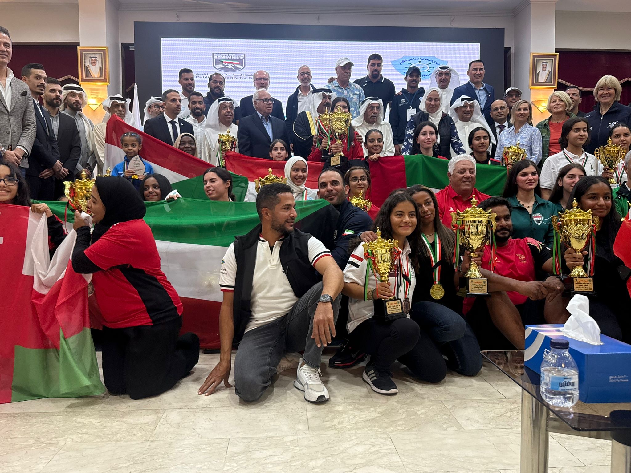 صورة جماعية للفائزات