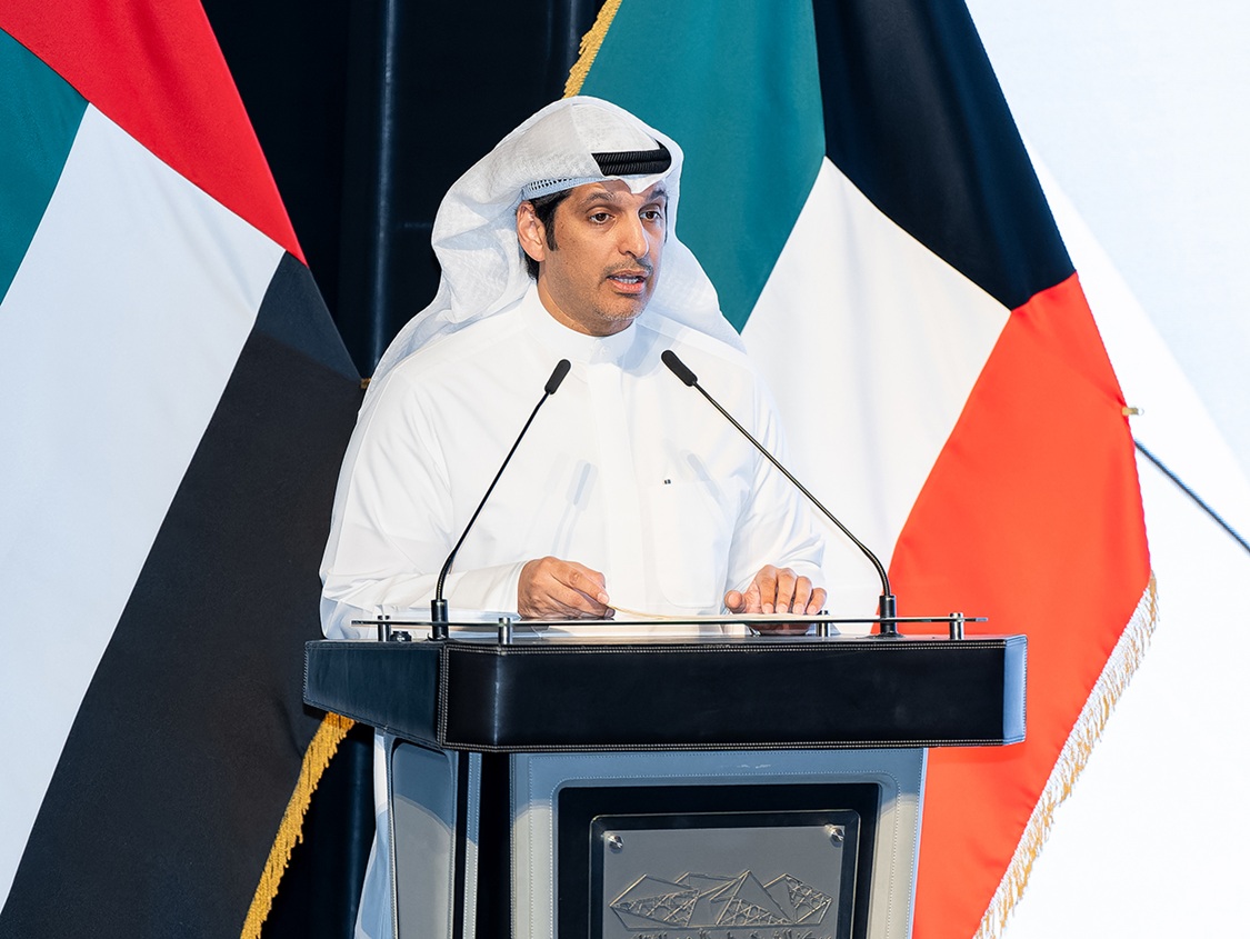 بطولة كأس الإمارات العالمية الأولى لسباقات الصقور تختتم منافساتها بتتويج الفائزين                                                                                                                                                                         