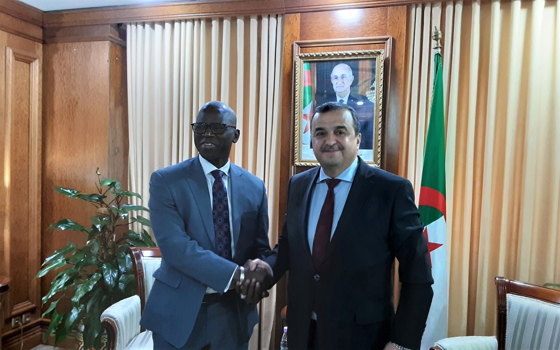 وزير المحروقات الجزائري يبحث مع نائب رئيس البنك الدولي آفاق تعزيز التعاون                                                                                                                                                                                 