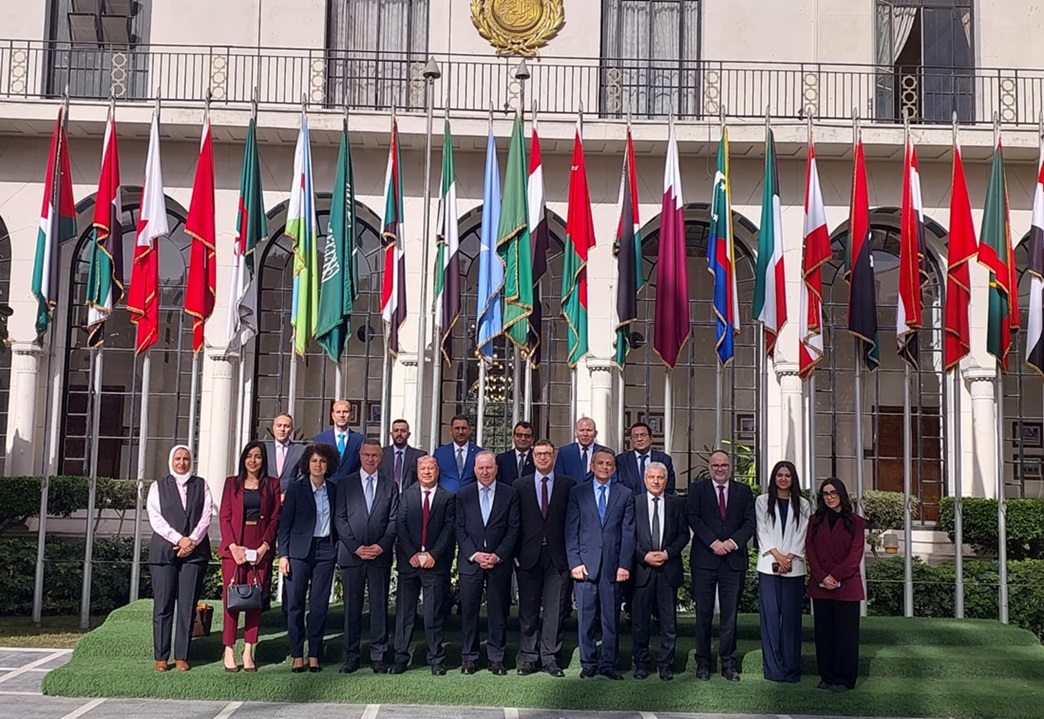 صورة جماعية للمشاركين في المؤتمر