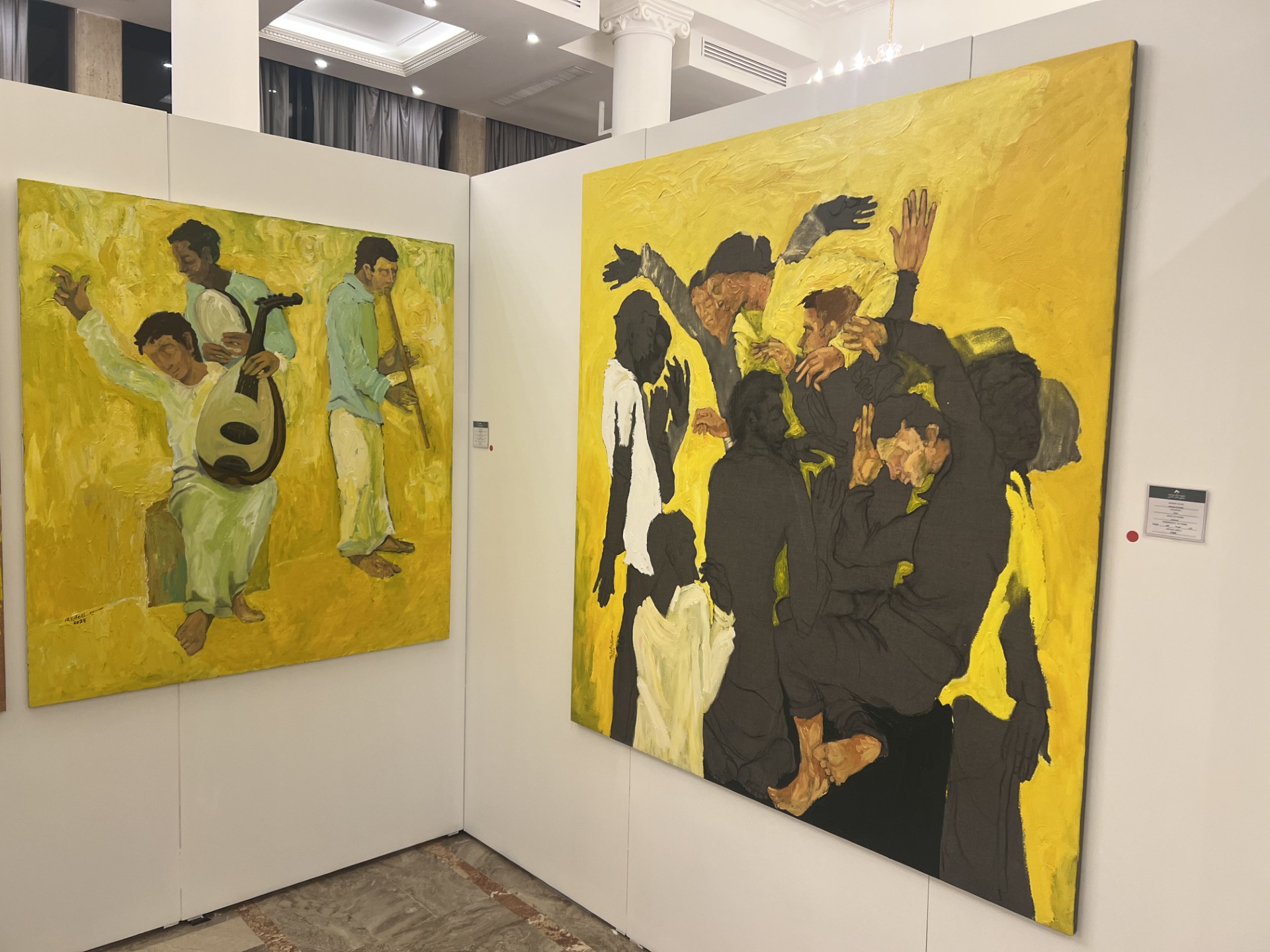 جانب من معرض الفن العربي في نسخته الرابعة في بيروت بمشاركة 55 فنانا عربيا بأكثر من 300 عمل فني