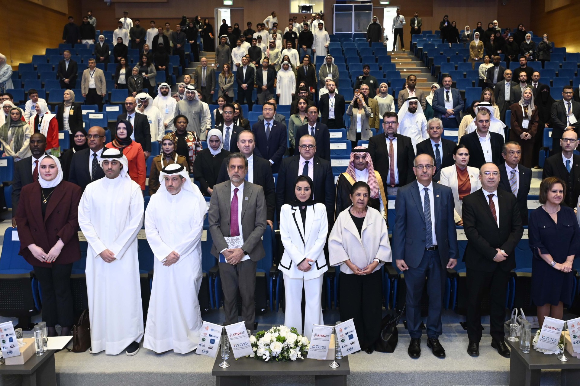 حضور افتتاح أعمال (المؤتمر والملتقى الدولي الثاني لتكنولوجيات ذوي الاحتياجات الخاصة) و(المؤتمر الدولي العاشر لتكنولوجيا الوصول والتمكين)