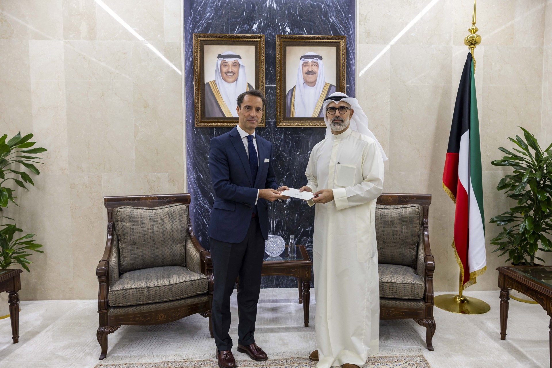 Kuwait Crown Prince receives letter from NATO Chief via Deputy FM
