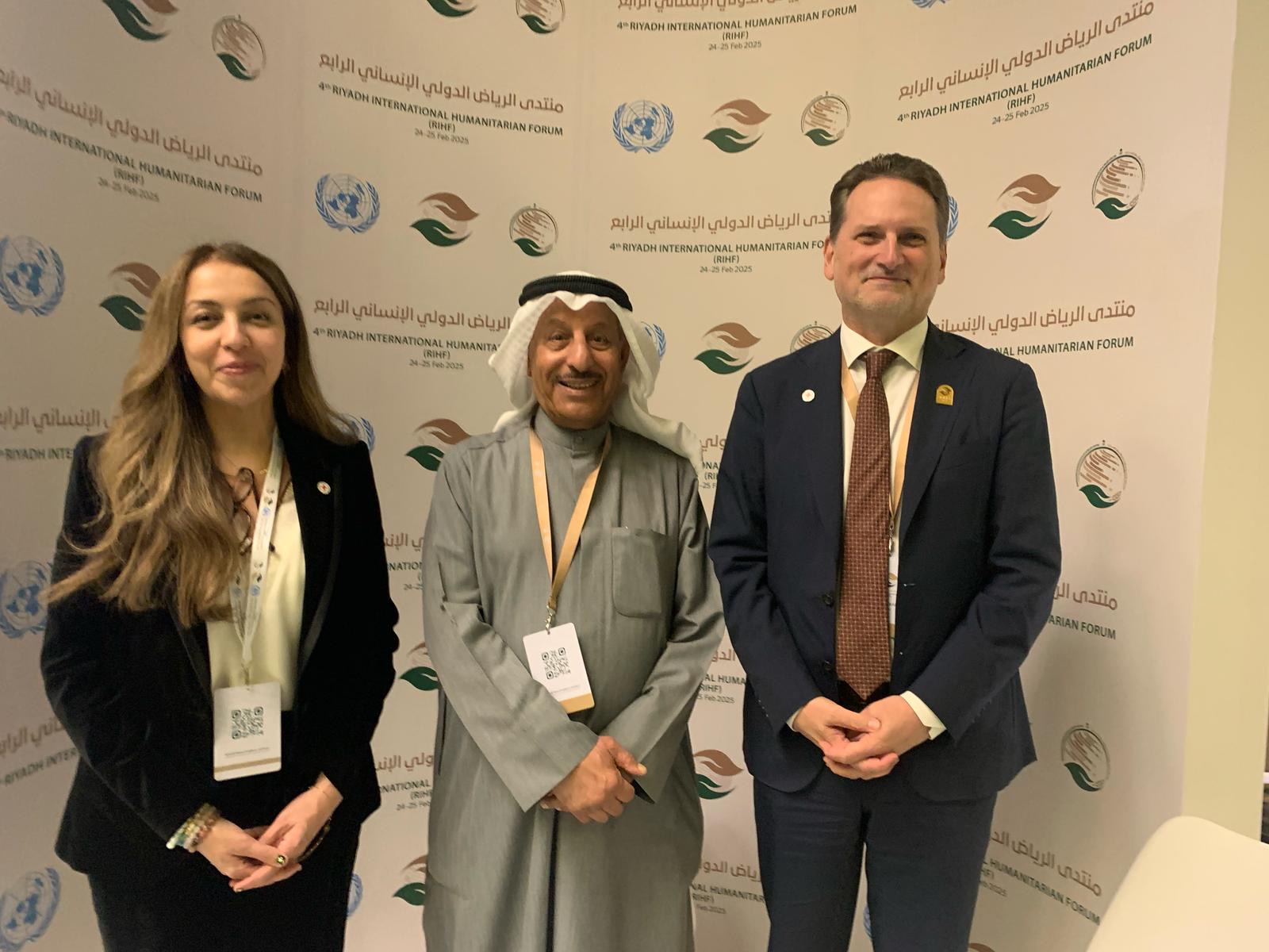Chairman of Kuwait Red Crescent Society Ambassador Khaled Al-Maghames met with Director-General of the International Committee of the Red Cross (ICRC) Pierre Krahenbuhl in Riyadh 