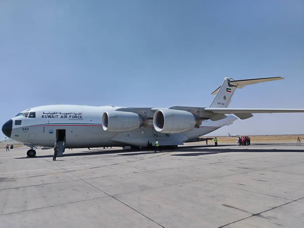 وصول طائرة المساعدات الكويتية إلى مطار بورتسودان 