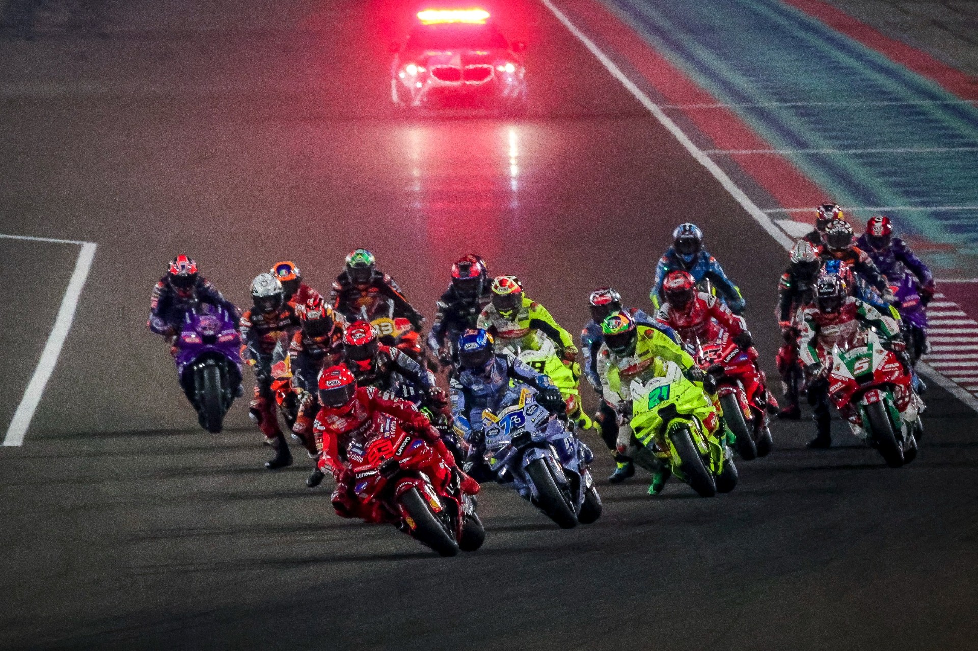 الإسباني مارك ماركيز يحرز المركز الأول بانطلاق سباق (موتو جي بي) في قطر