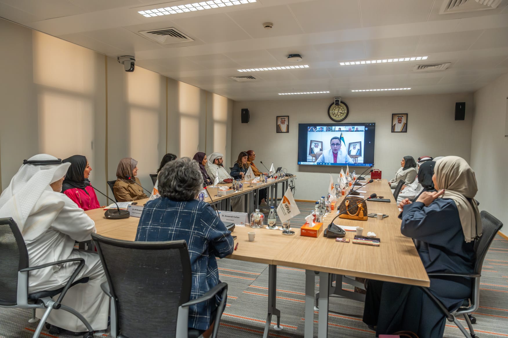 افتاح الدورة التدريبية بالتعاون المثمر بين الأكاديمية الألمانية للطاقة المتجددة وكفاءة الطاقة (ريناك) ومؤسسة الكويت للتقدم العلمي