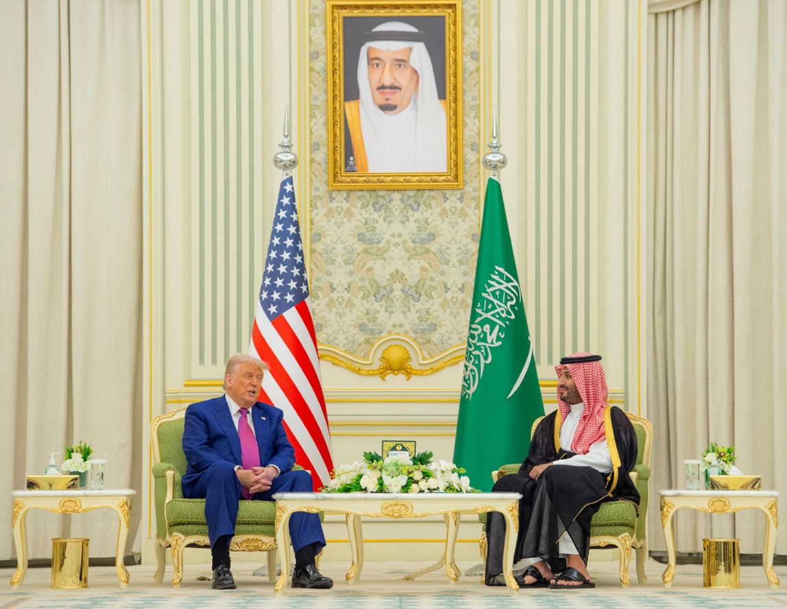 ولي العهد رئيس مجلس الوزراء السعودي الأمير محمد بن سلمان والرئيس الأمريكي دونالد ترامب يترأسان قمة ثنائية ويوقعان وثيقة للشراكة الاستراتيجية الاقتصادية