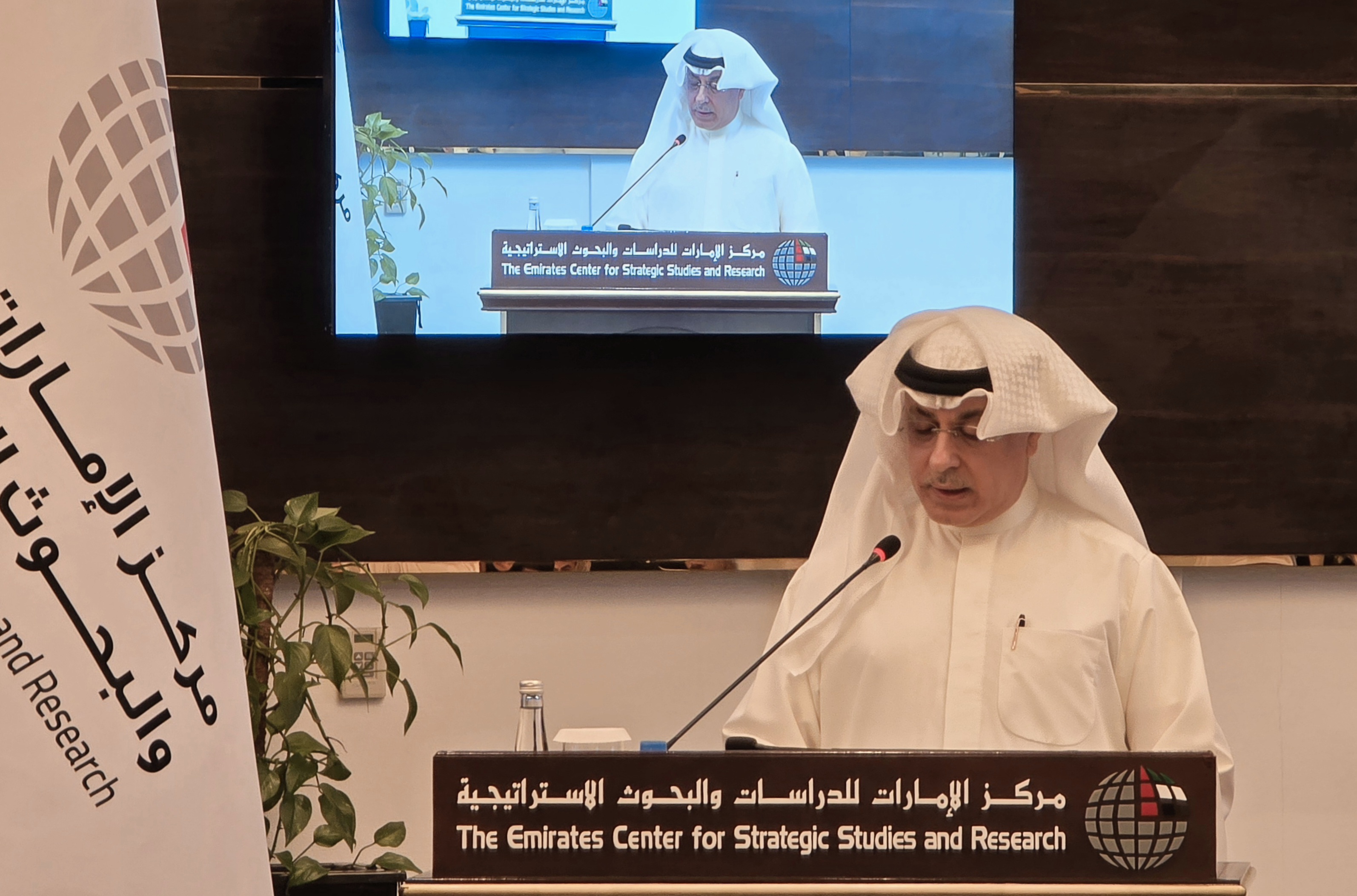 سفير الكويت لدى الإمارات جمال الغنيم