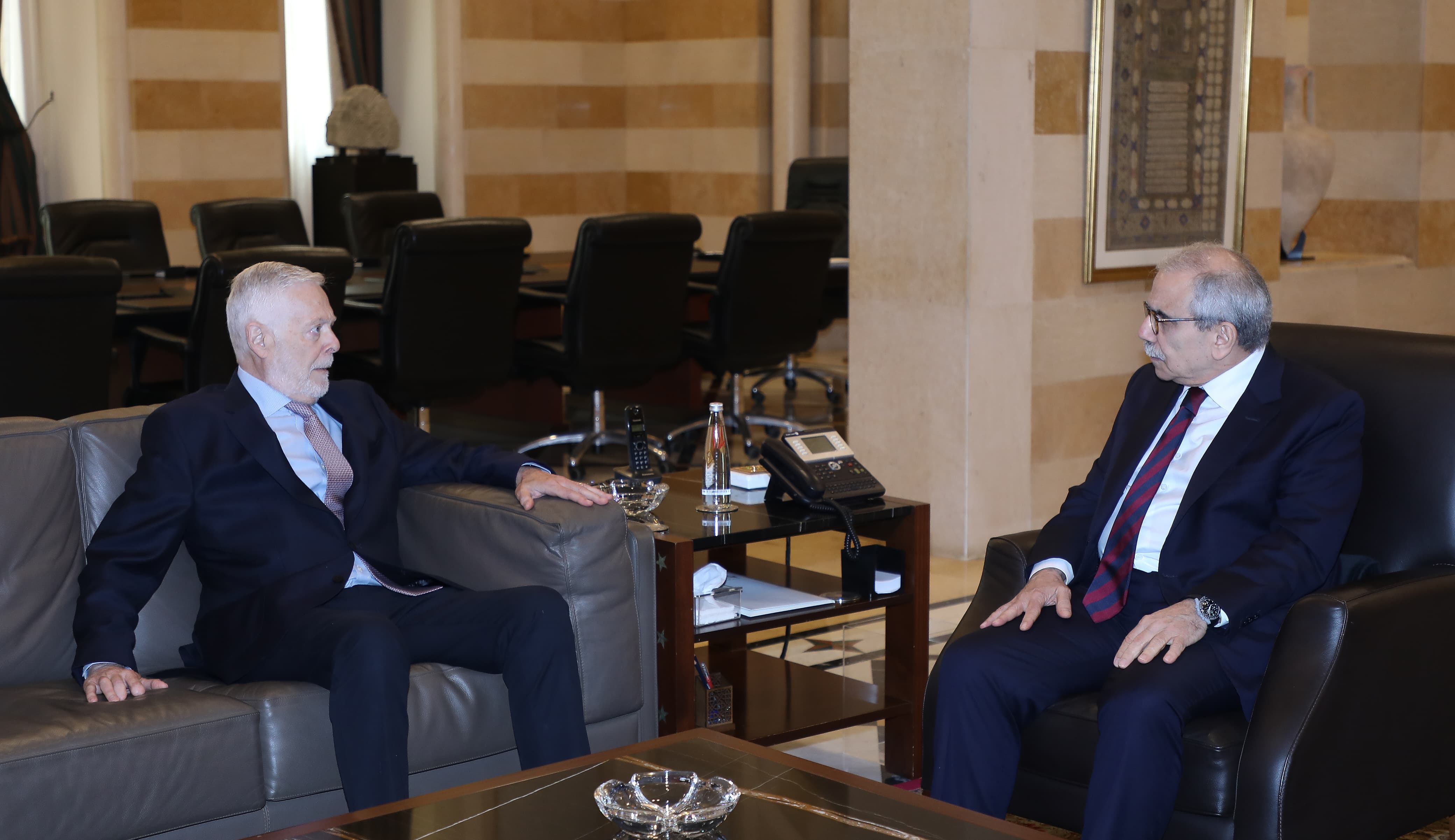 رئيس وزراء لبنان يؤكد أهمية ضمان كرامة اللاجئين الفلسطينيين ضمن إطار الدولة اللبنانية                                                                                                                                                                     