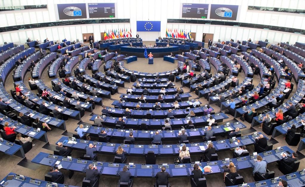 Selon le Parlement européen, la décision contribuera à empêcher la Russie d’utiliser le marché européen pour financer sa machine de guerre.