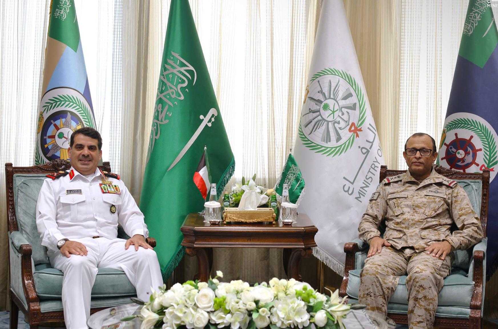 رئيس أركان القوات البحرية الملكية السعودية الفريق الركن محمد الغريبي يستقبل آمر القوة البحرية الكويتية اللواء الركن بحري سيف الهملان