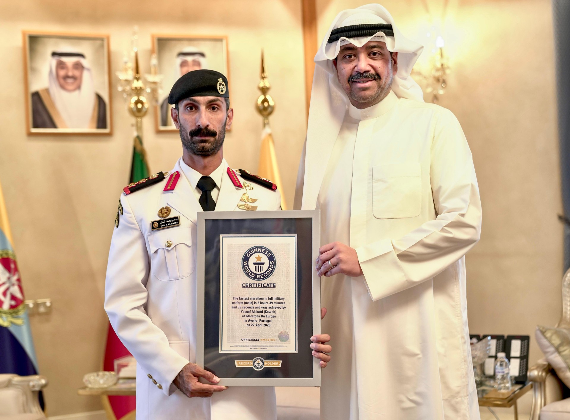 وزير الدفاع الشيخ عبدالله علي عبدالله الصباح مع  العقيد الركن بحري مهندس يوسف الشطي