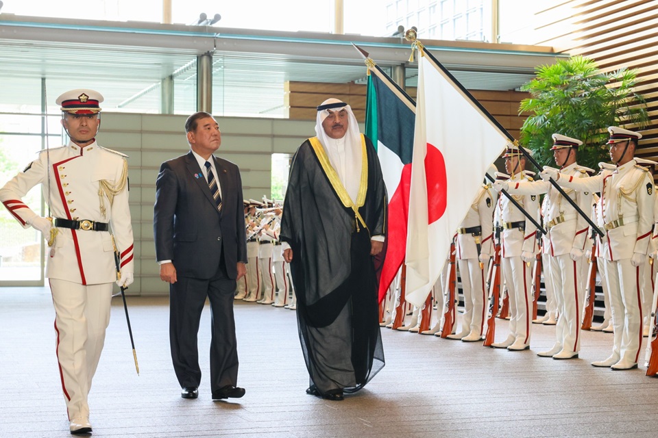 جانب من مراسيم استقبال سمو ولي العهد لرئيس وزراء الياباني