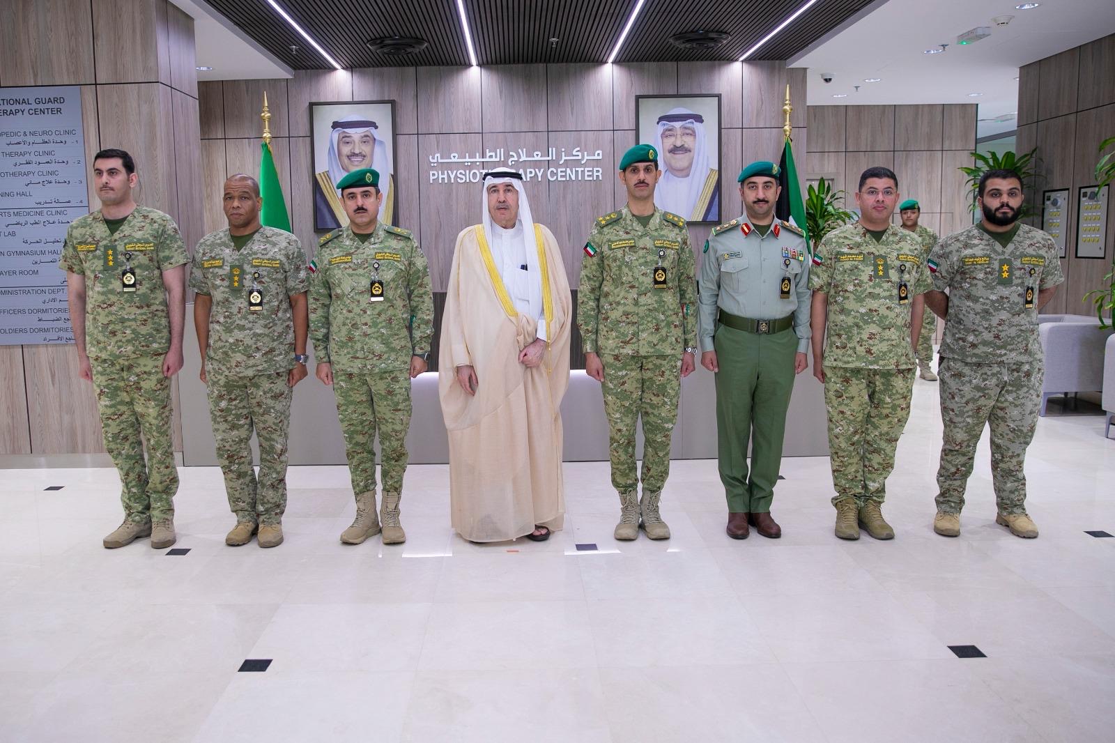 الشيخ مبارك حمود الجابر الصباح يفتتح مركز العلاج الطبيعي في معسكر التحرير بحضور المعاون للإسناد الإداري اللواء مهندس عصام نايف ومدير مديرية الخدمات الطبية العميد مهندس محمد علي