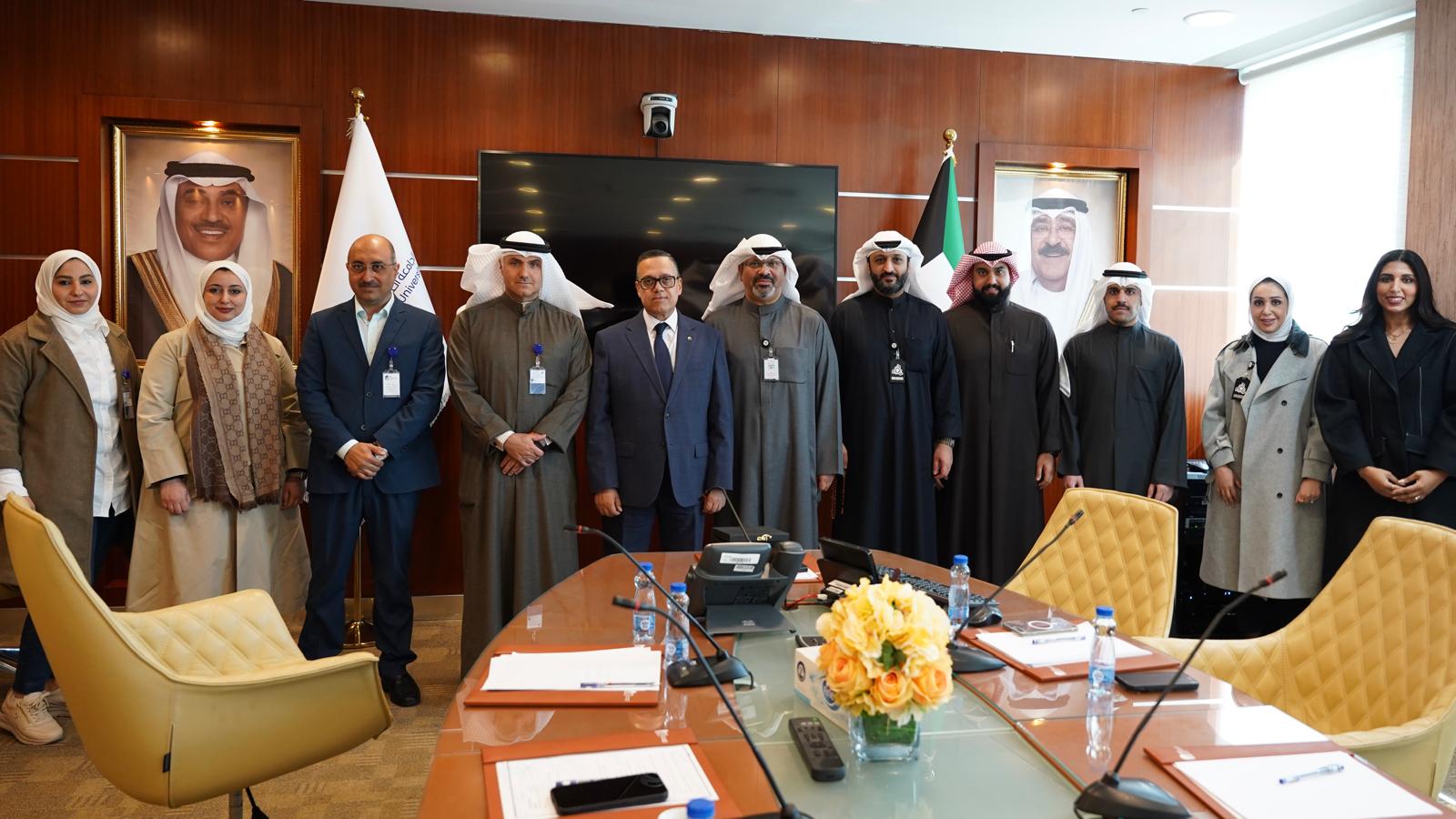 ديوان الخدمة يجتمع مع الجامعات والكليات الخاصة في البلاد