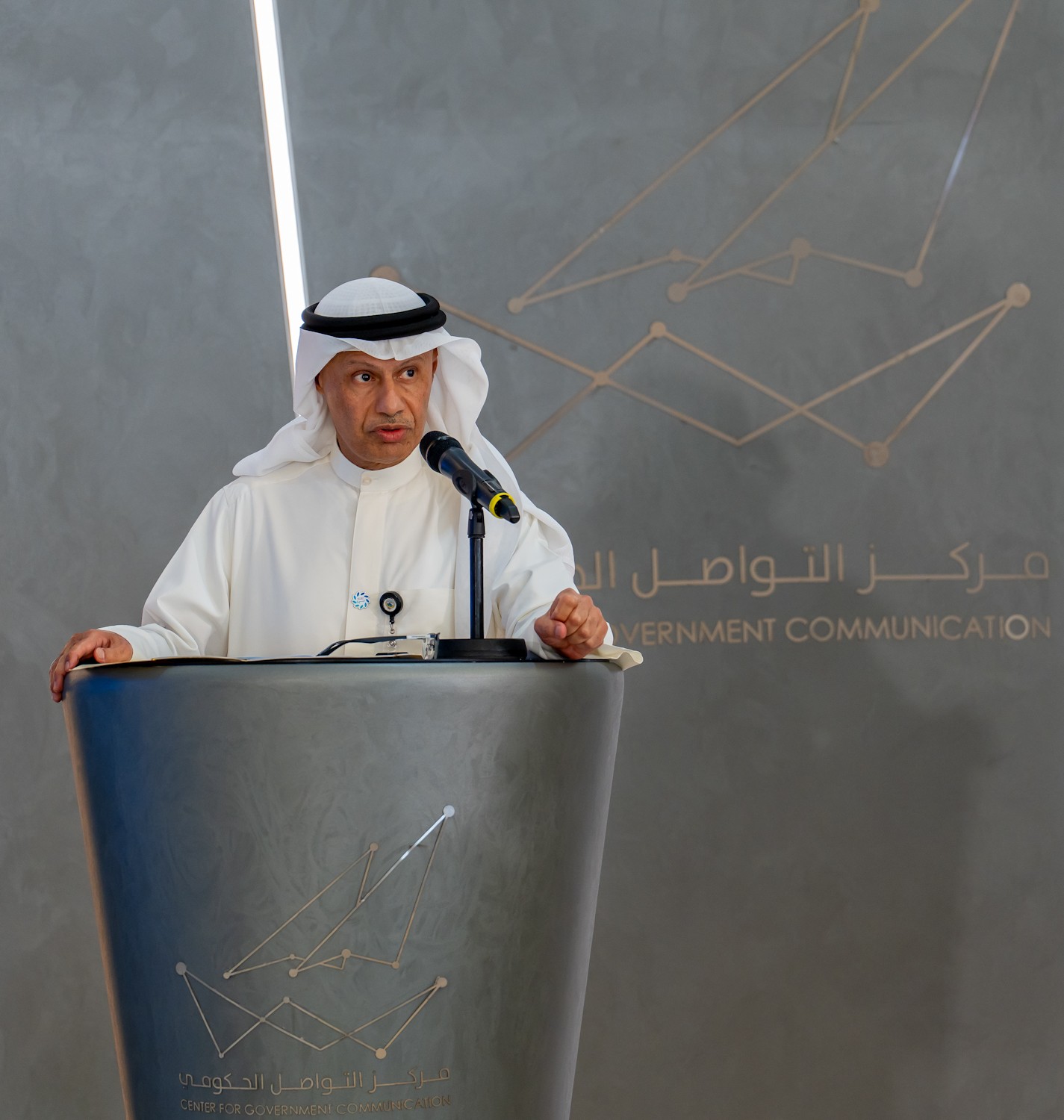 وكيل وزارة الكهرباء والماء والطاقة المتجددة ورئيس لجنة ترشيد استهلاك الكهرباء والماء الدكتور عادل الزامل