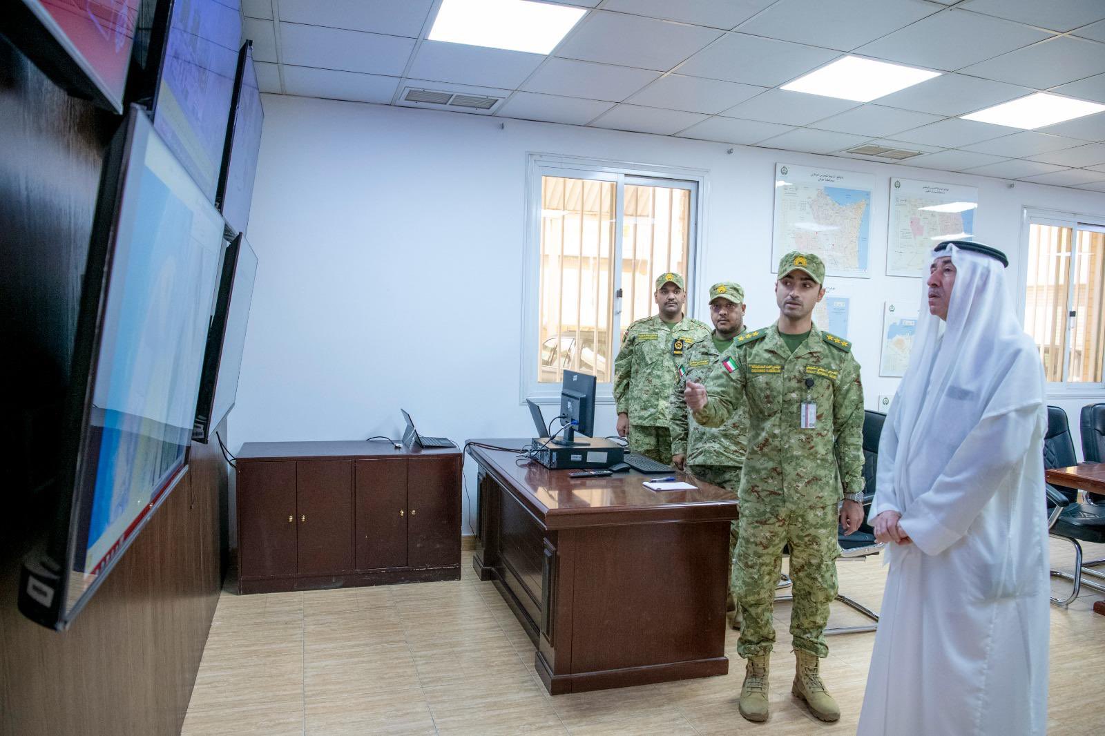 الشيخ مبارك حمود الجابر الصباح استمع إلى إيجاز عن قدرات المركز ومهامه والمشاركات التي يقوم بها وما يملكه من محطات رصد متطورة وأجهزة ومعدات حديثة للقيام بعمليات الرصد والتطهير