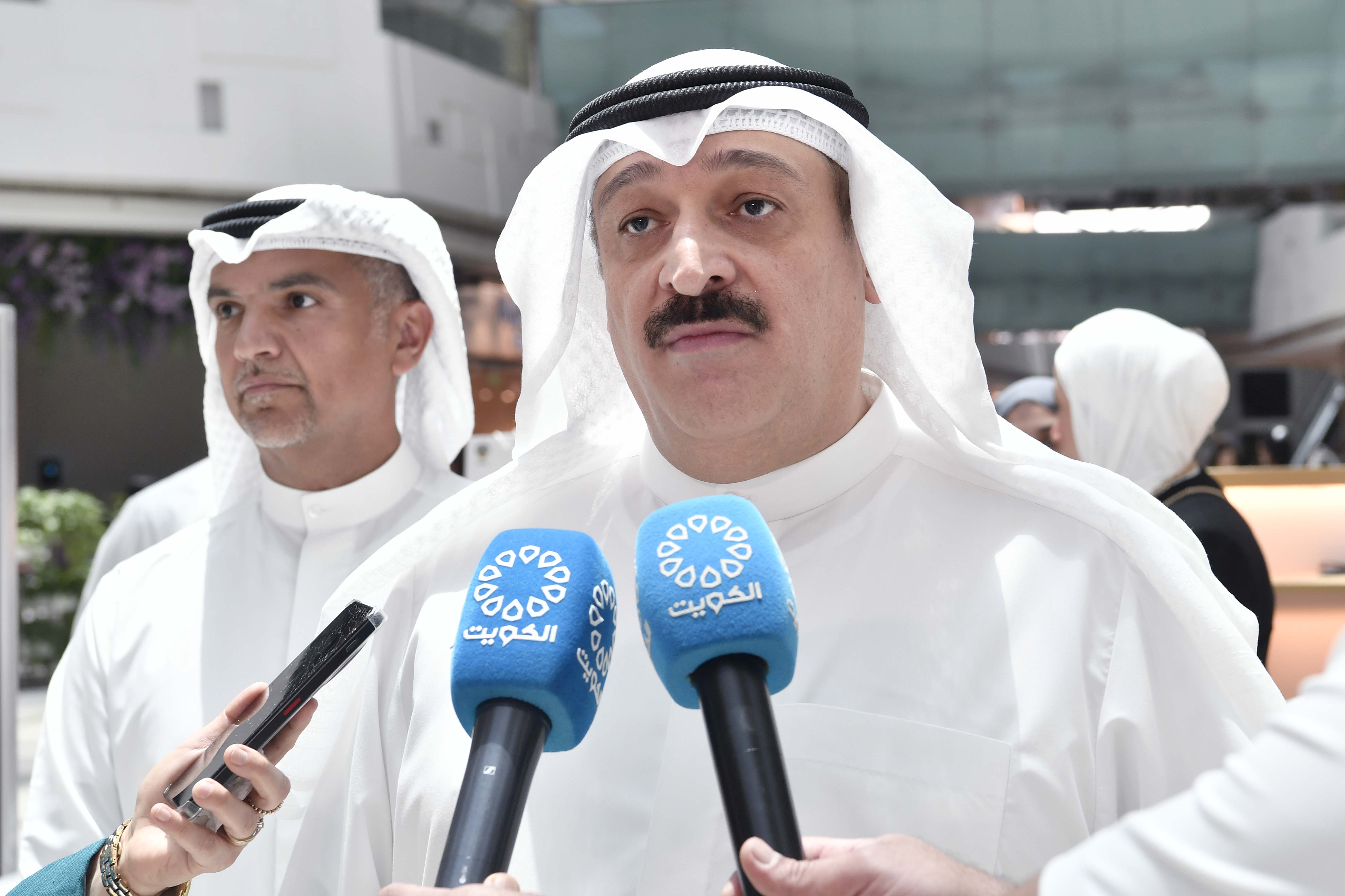 وزير الصحة الدكتور احمد العوضي