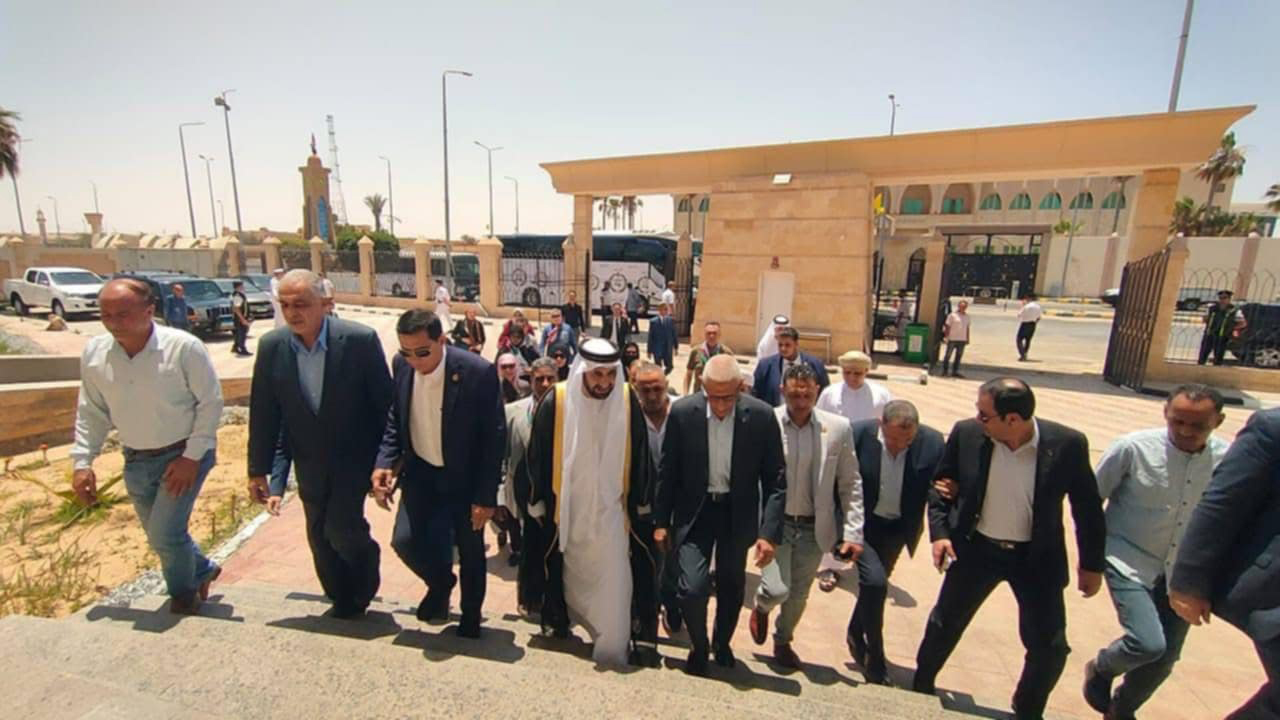 رئيس البرلمان العربي محمد اليماحي يزور معبر رفح البري