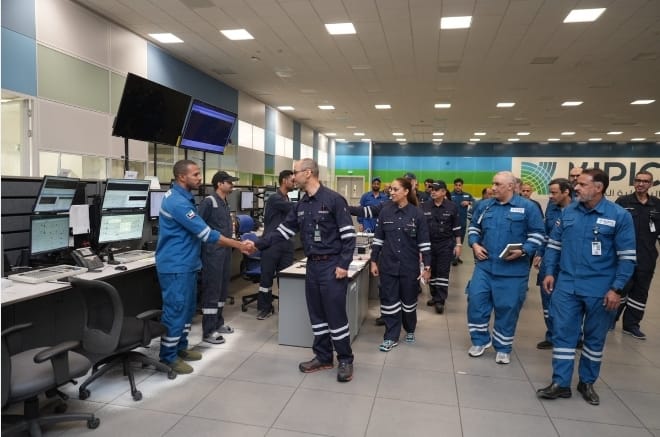 KPC chief visits oil refineries, congrats staff on Eid Al-Adha