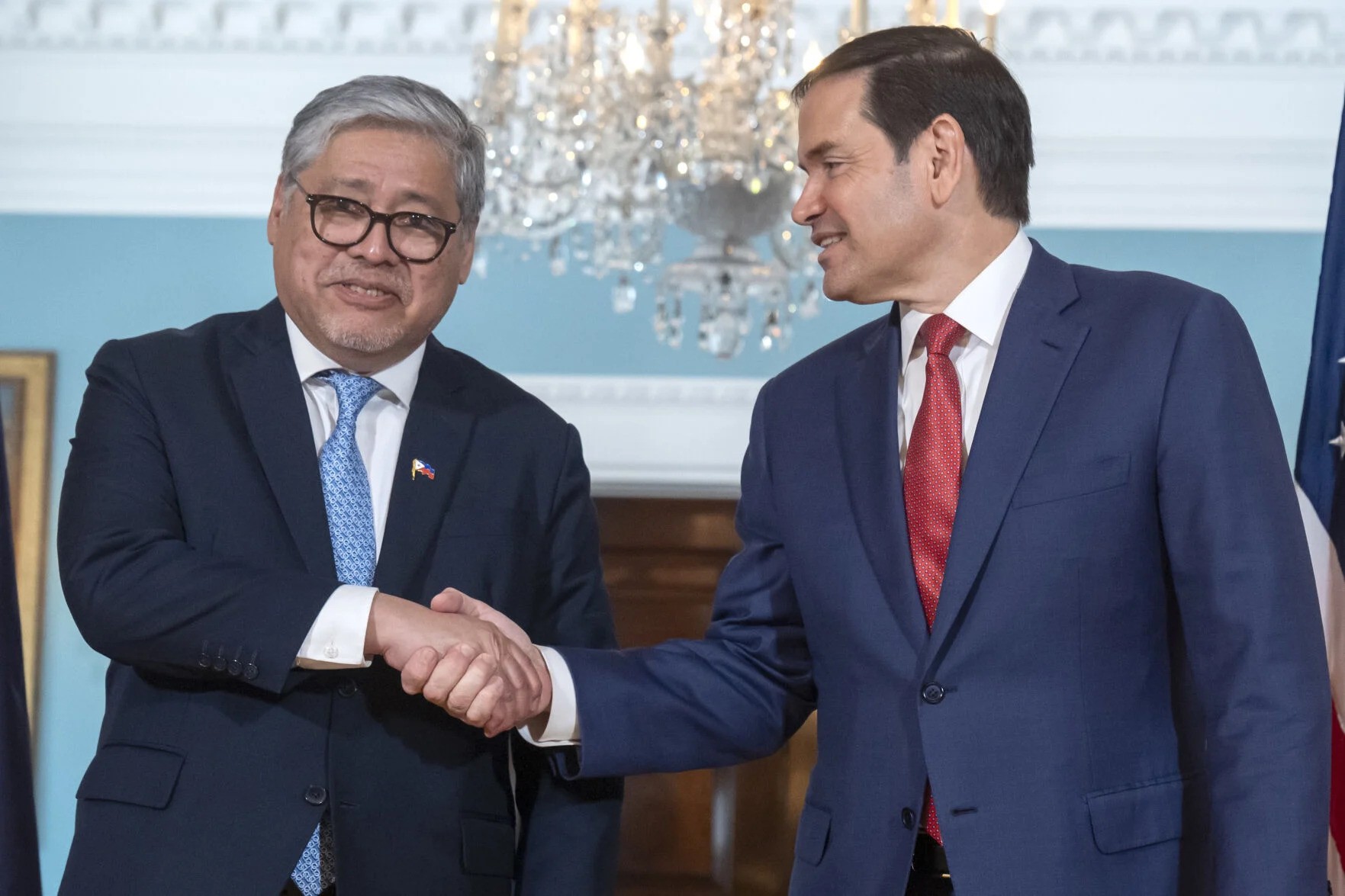 وزير الخارجية الامريكي ماركو روبيو يجتمع مع نظيره الفلبيني انريكي مانالو في واشنطن