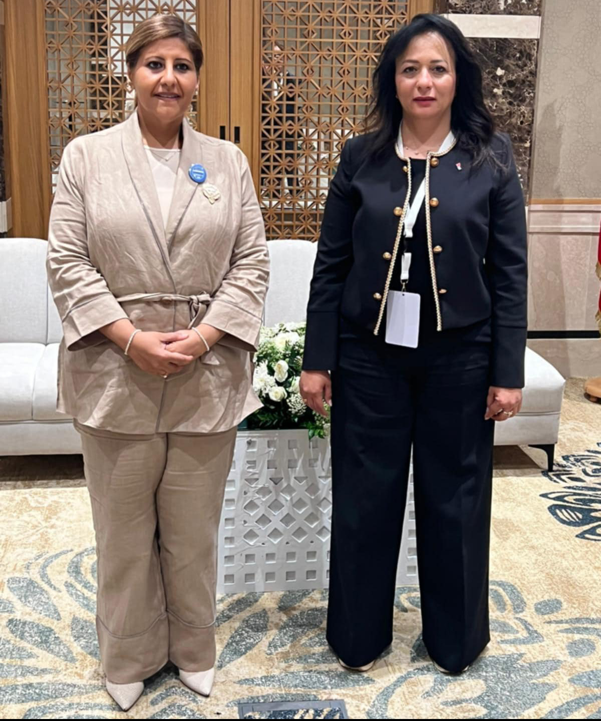 مساعد وزير الخارجية لشؤون حقوق الانسان السفيرة الشيخة جواهر إبراهيم دعيج الصباح  ووزيرة التنمية الاجتماعية الفلسطينية سماح حمد