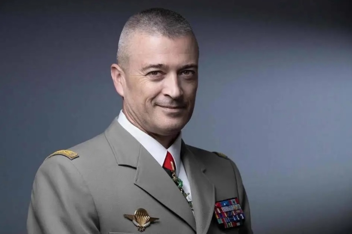 رئيس هيئة الأركان الفرنسية الجنرال تييري بوركارد